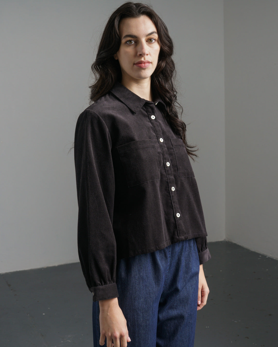 Ada Cropped Blouse – Boxy Dark Grey Cord Cotton Shirt with Pockets