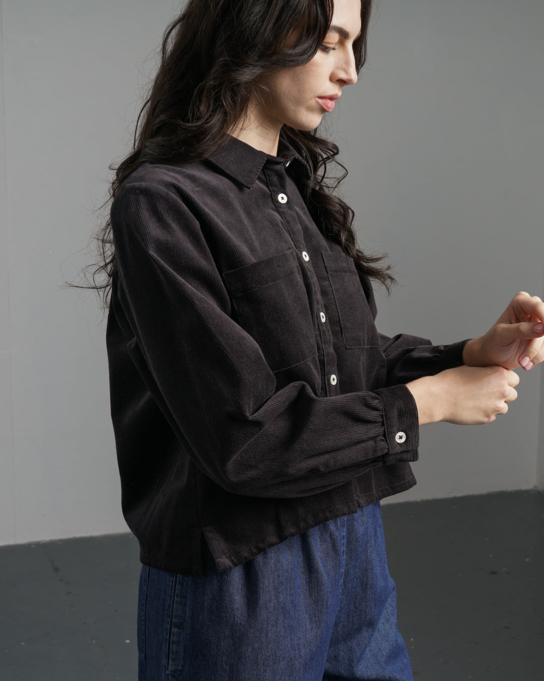 Ada Cropped Blouse – Boxy Dark Grey Cord Cotton Shirt with Pockets