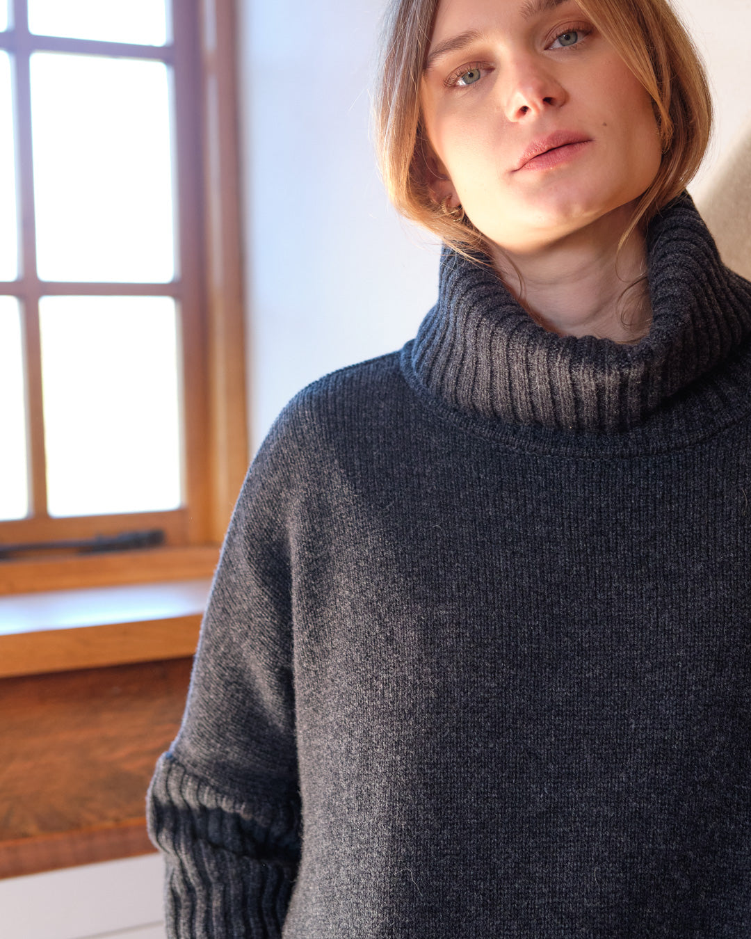 HIGH TWIST WOOL KNIT VーNECK P/O CHACOAL HIGH TWIST WOOL KNIT V-NECK P/O - AURALEE Official Website