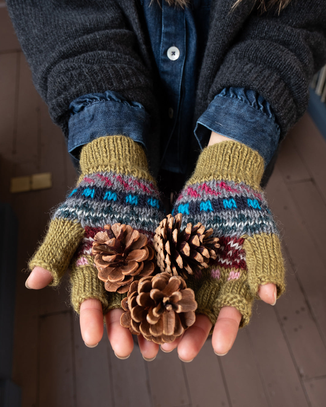 Isla Fair Isle Fingerless Gloves in Lime
