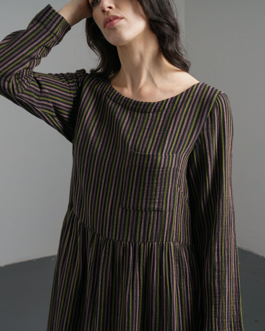 ワンピース Soor ploom Orla Dress (Ticking Stripe)6y Orla Day Dress – Black Multi Stripe Cotton Dress with Chest & Side