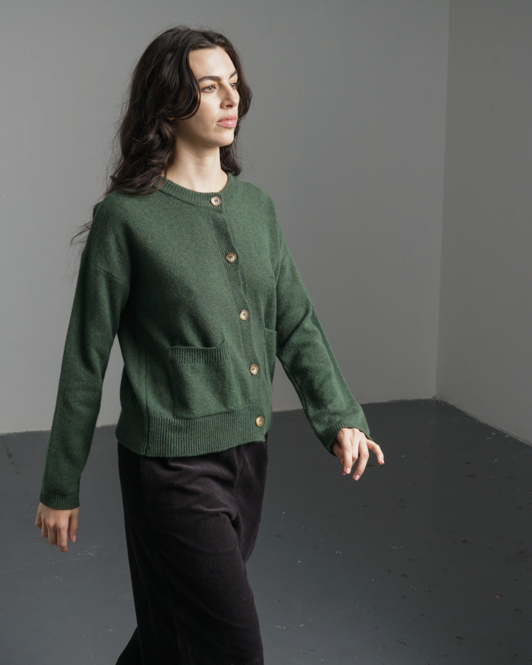 Mira Cropped Cardigan – Dark Green Lambswool Cardigan with Button