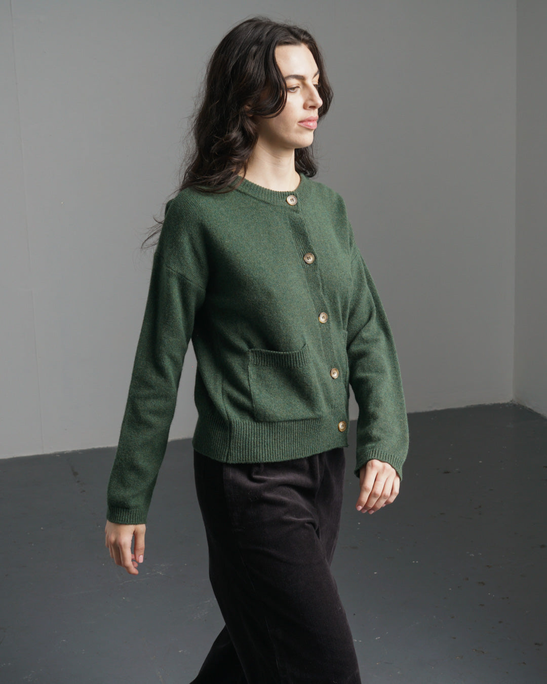 Mira Cropped Cardigan – Dark Green Lambswool Cardigan with Button