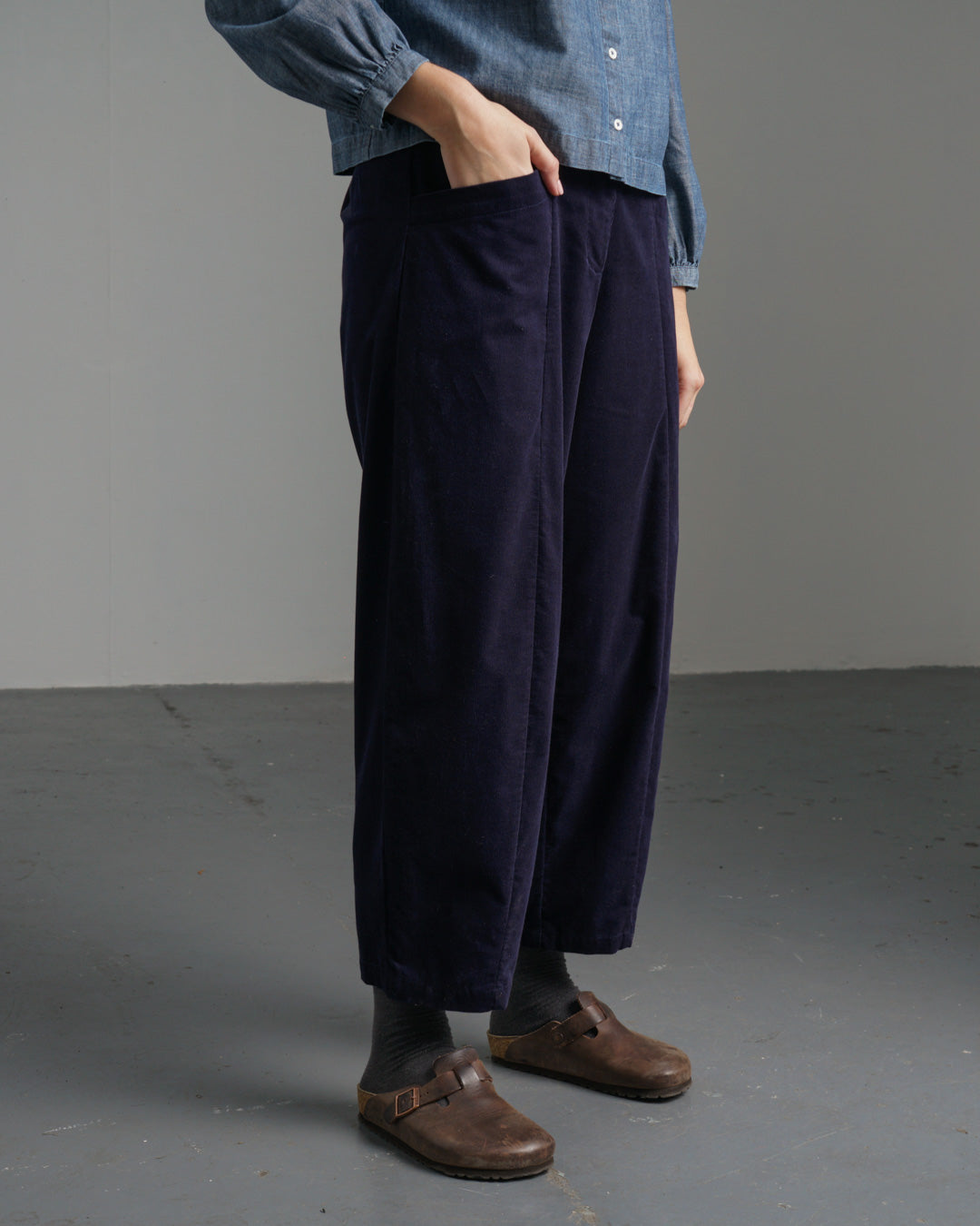 Lorren Barrel Leg Trousers