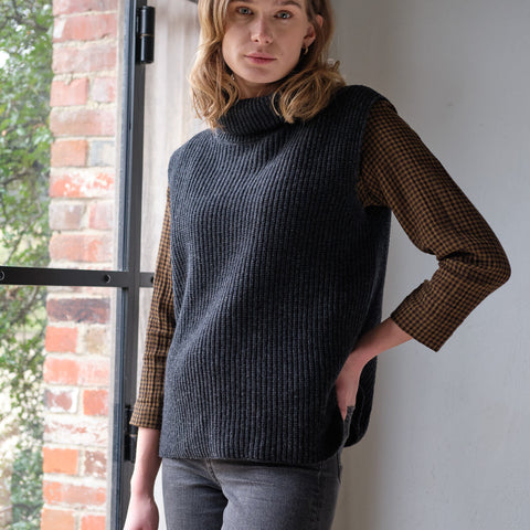 Lisa Sleeveless Jumper - BIBICO