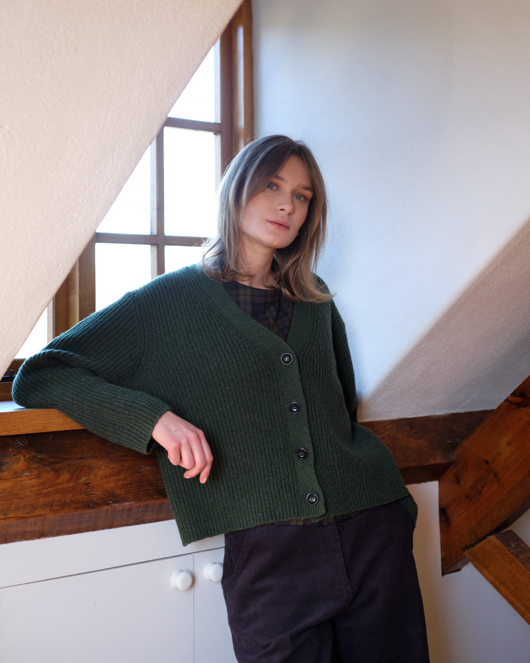 Amita Dark Green Ribbed Pure Wool Cardigan | By BIBICO